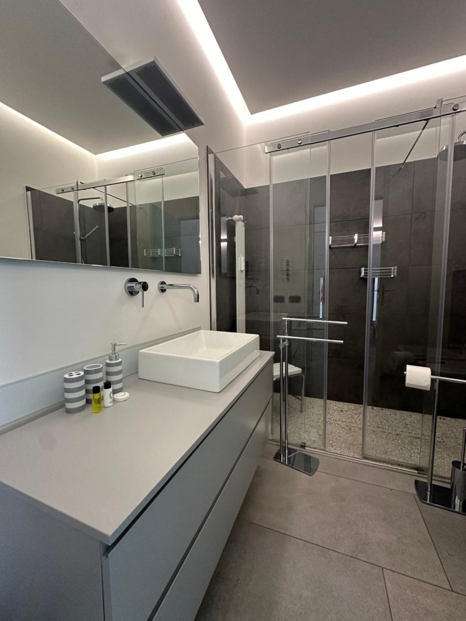 Modern Flat With A Stunning View In Cuneo Center Екстер'єр фото